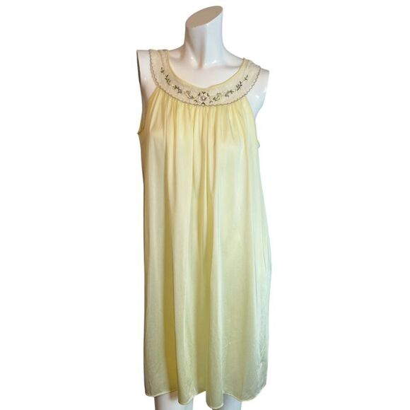 Vintage Other - Vintage 1970s Lorraine Light Yellow Nightgown Floral Embroidered Coquette Size M